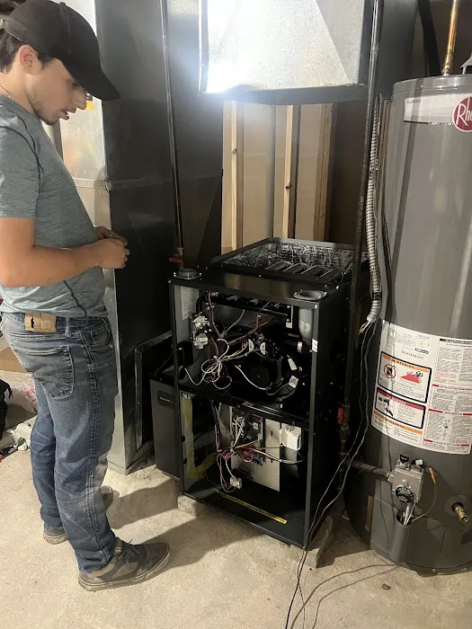 Moore's Heating and Air Conditioning Picture 4