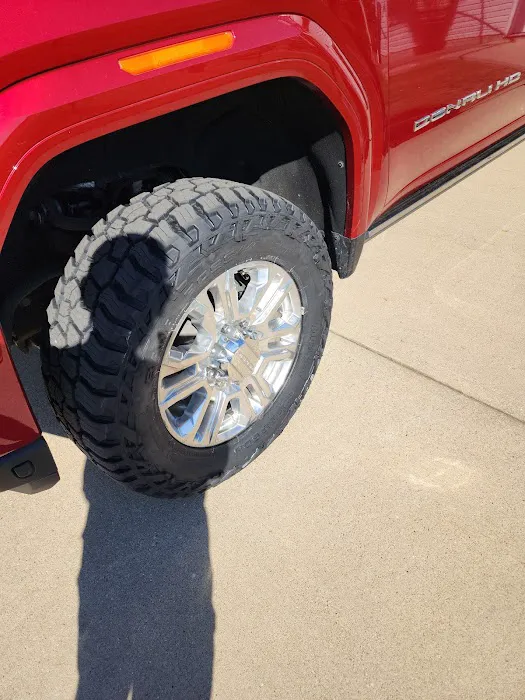 Plaza Tire Service Picture 1