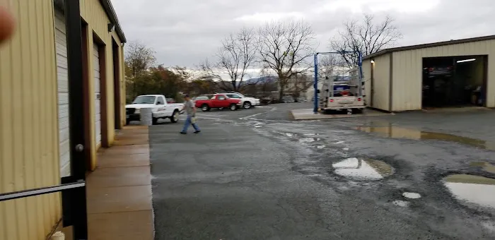 Airport Road Auto Center Tire Pros Picture 9