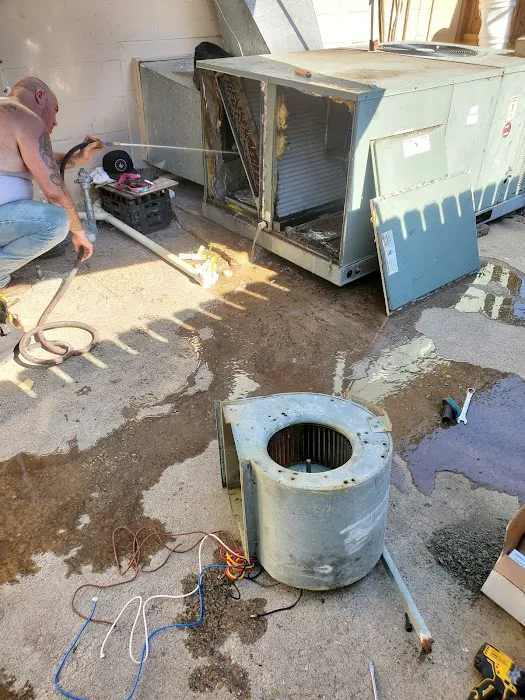 La Ac/Heating & Refrigeration repair services Picture 10