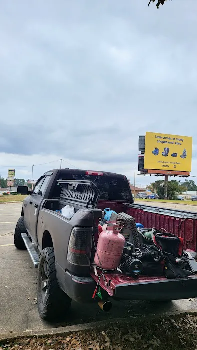 La Ac/Heating & Refrigeration repair services Picture 3