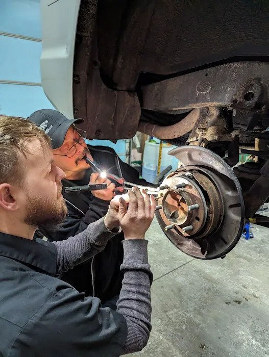 Hefner's Auto Repair Inc Picture 4