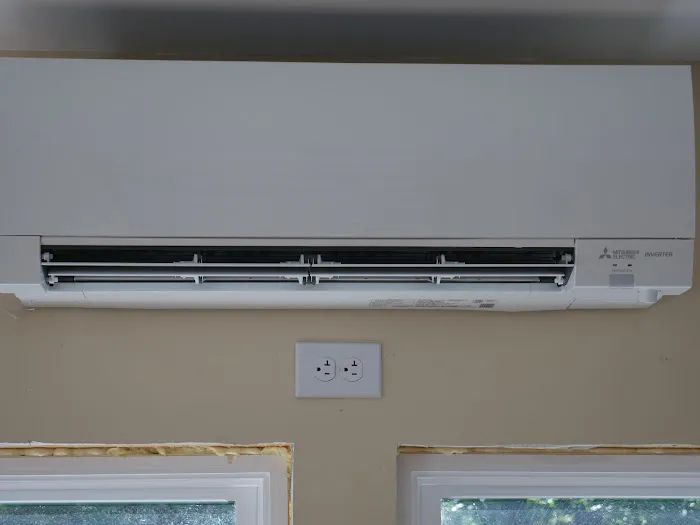 Royal Aire Picture 1