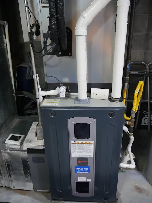 Royal Aire Picture 8