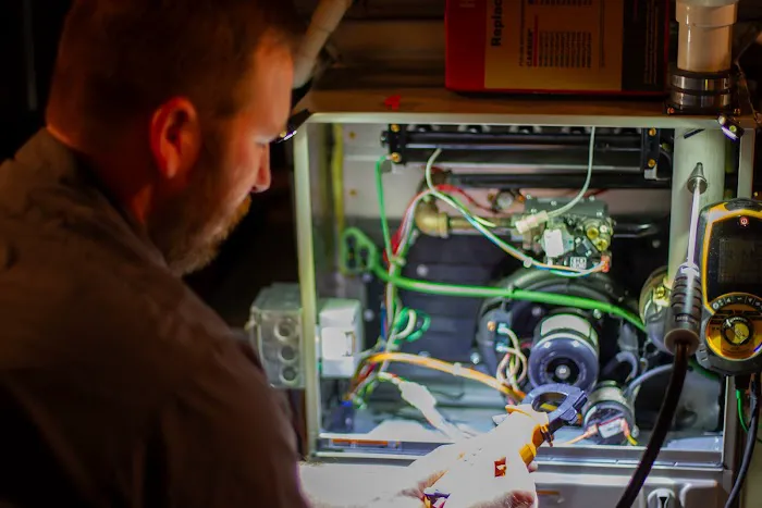 JonLe Heating & Cooling Picture 4