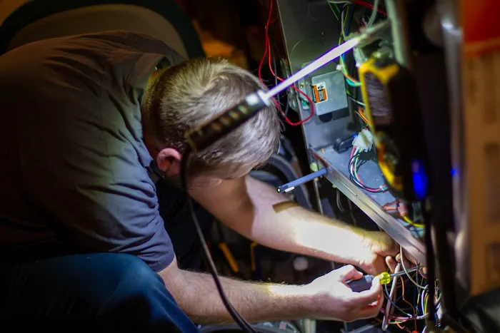 JonLe Heating & Cooling Picture 8