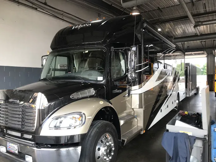 Truck Centers, Inc. - Freightliner Western Star Dealer Picture 1