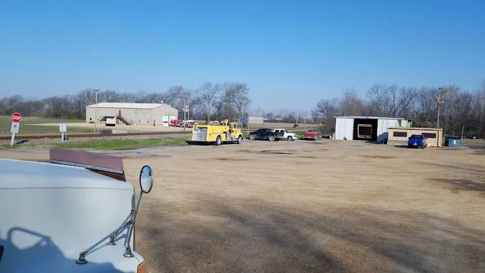 Lytle Truck And Auto Repair Picture 2