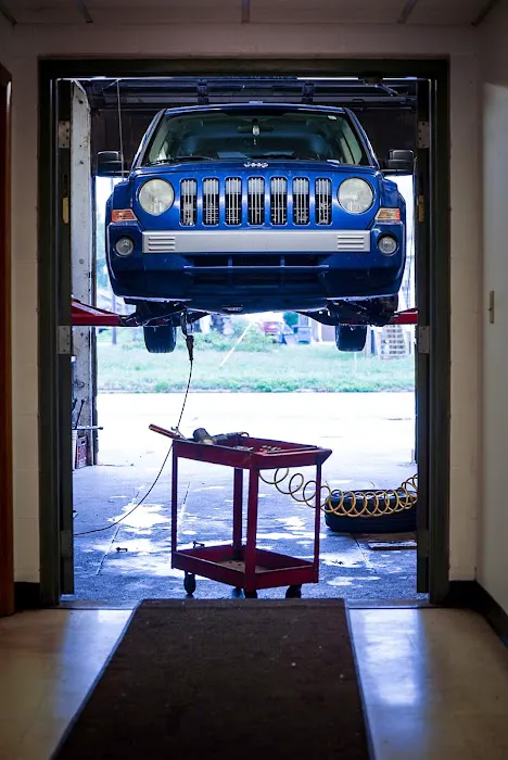 Garvin & Lidster Auto Service Picture 3