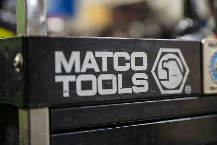 Garvin & Lidster Auto Service Picture 1