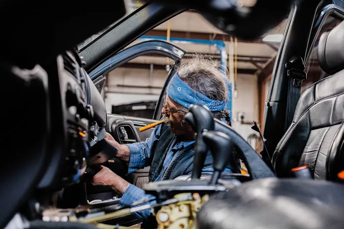 Garvin & Lidster Auto Service Picture 8