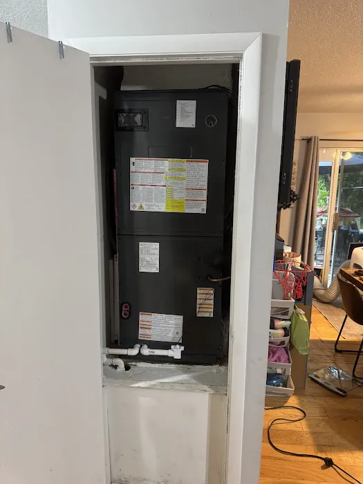 Rooster's Heating & Air Conditioning Picture 7