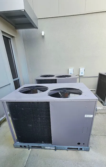 A/C PRO SERVICE LLC Picture 1