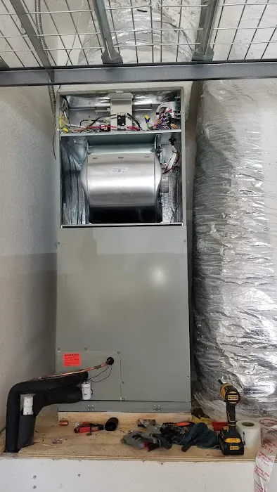 Powerful Technician Services Air conditioning Picture 3