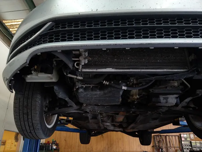 TOP JOB AUTO REPAIR Picture 9