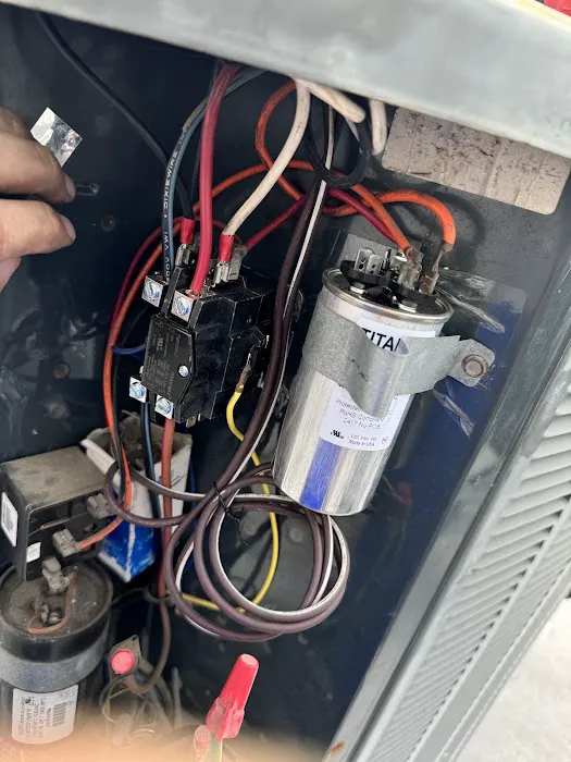 Red, White & Cool Air Picture 3