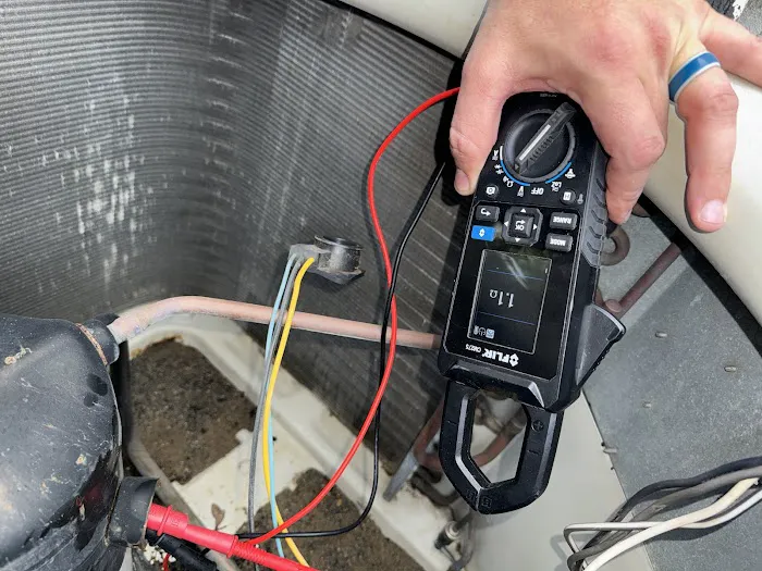 Red, White & Cool Air Picture 4