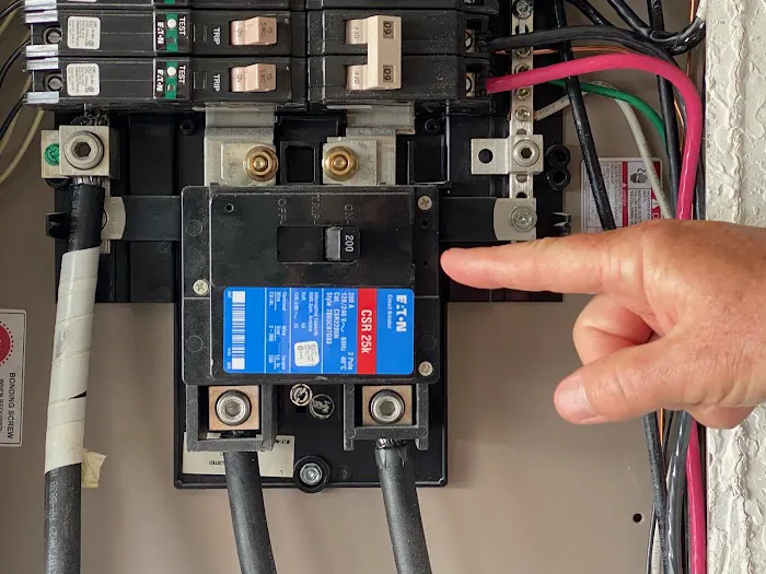 LOOK Electric Co. Picture 9