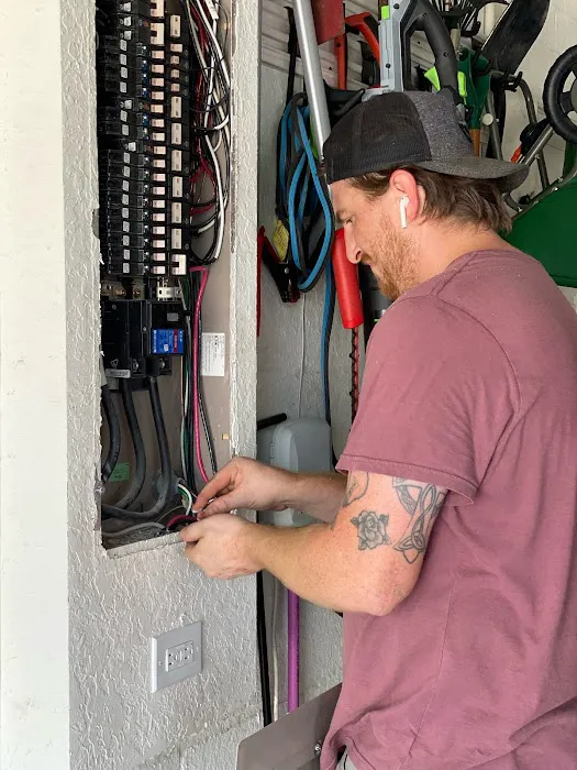 LOOK Electric Co. Picture 10