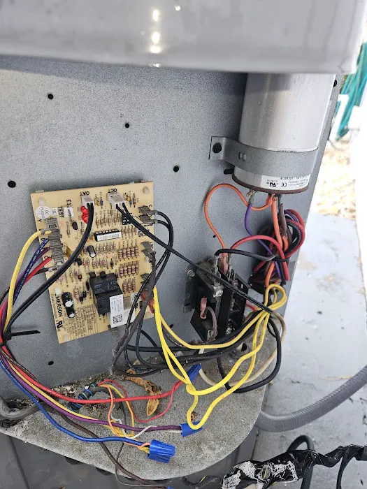 Tank Air Conditioning & Heating Picture 2