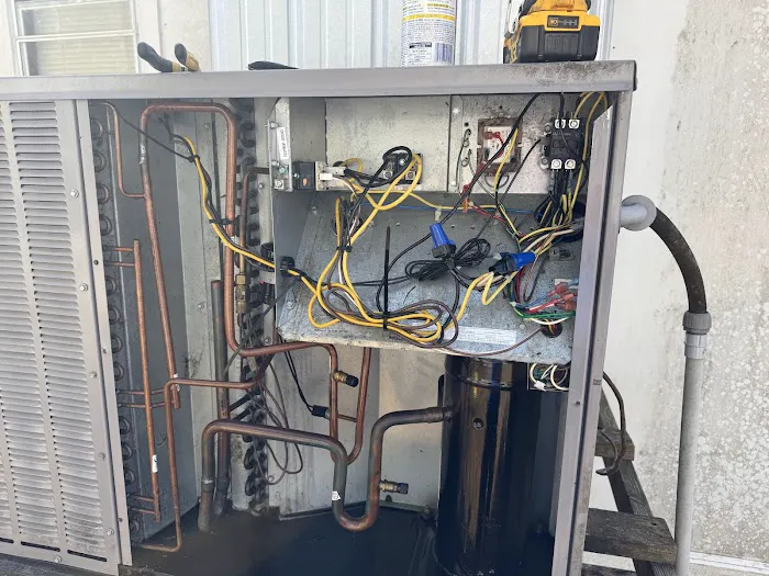 Ward's Heating & Cooling LLC Picture 1