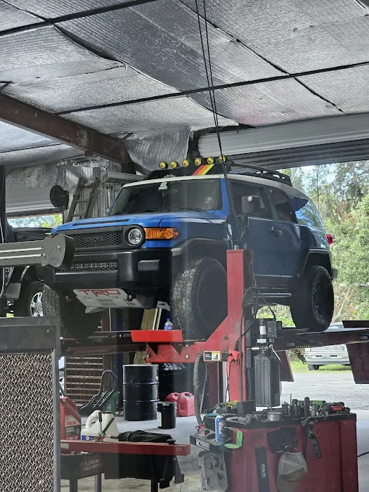 Johnny's Auto Repair Picture 2