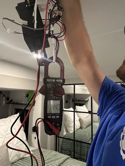 SUNDOWNER RV SERVICE & TRANSPORT Picture 2