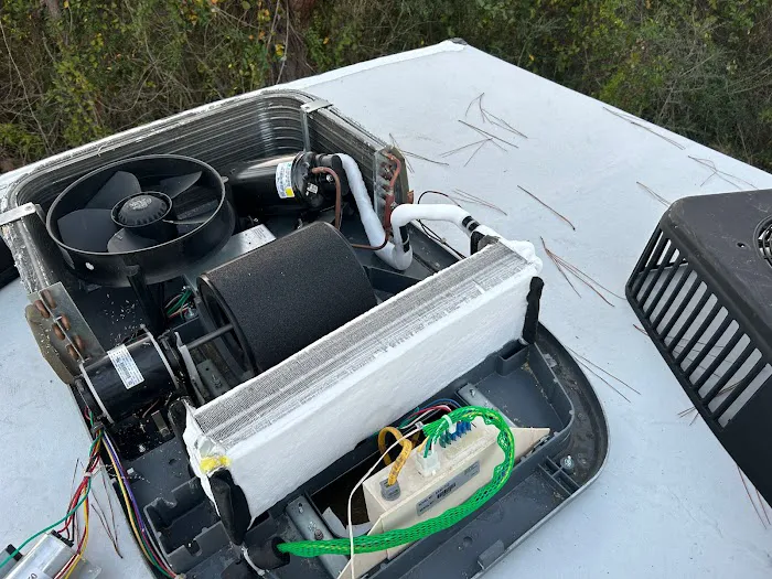 SUNDOWNER RV SERVICE & TRANSPORT Picture 3