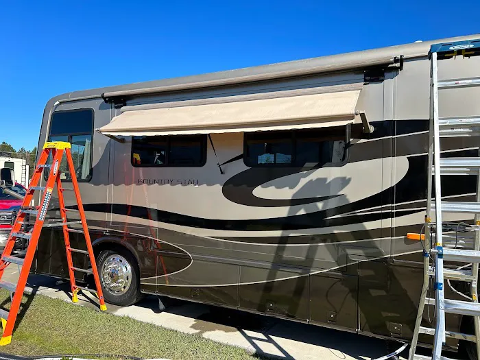 SUNDOWNER RV SERVICE & TRANSPORT Picture 7