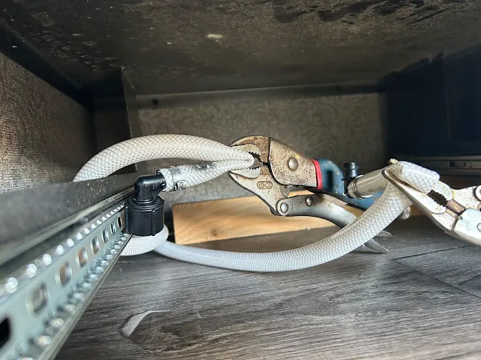 SUNDOWNER RV SERVICE & TRANSPORT Picture 9