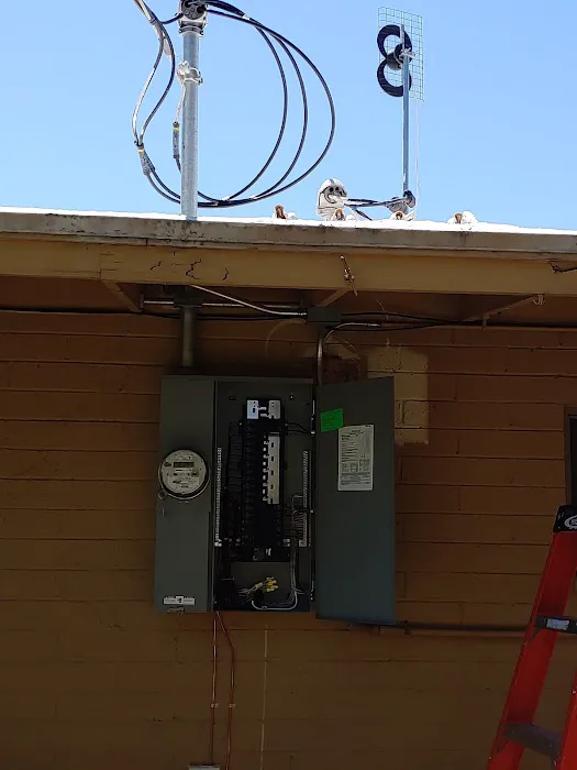 Othniel Electric llc Picture 4