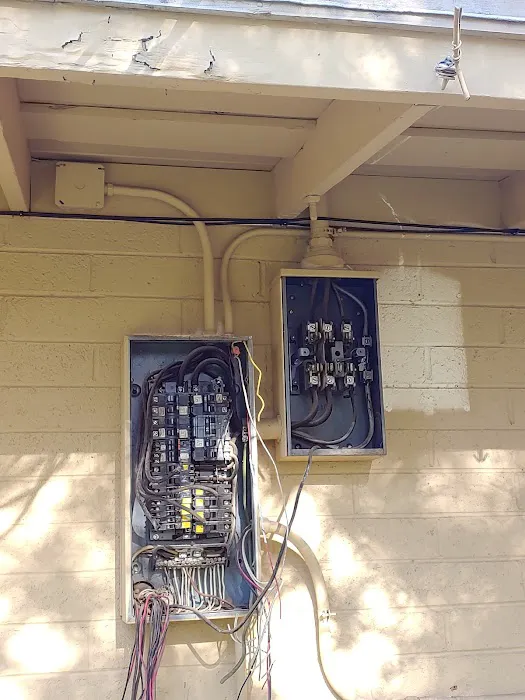 Othniel Electric llc Picture 5