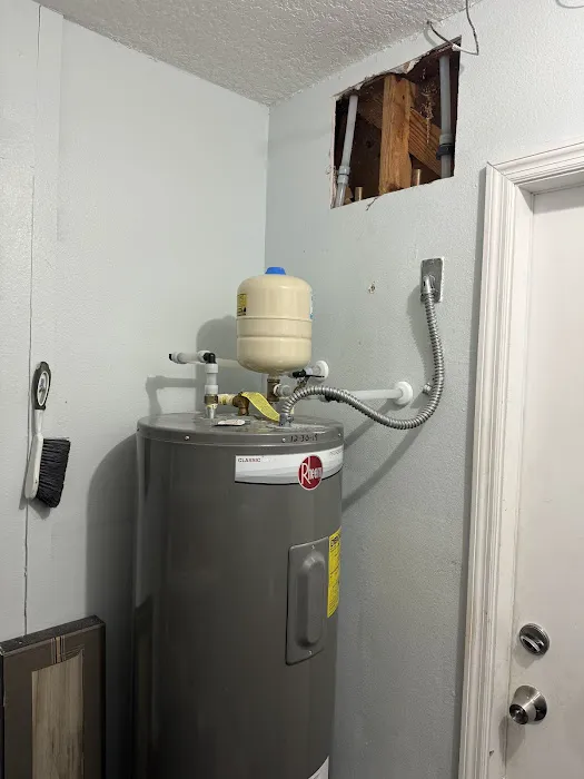 ServiceMax of Indian River INC. Picture 6