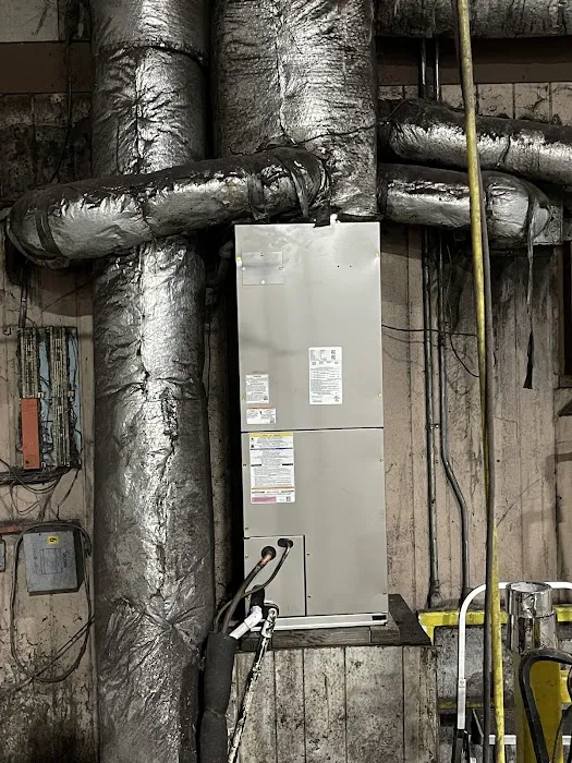 B4 Refrigeration/Heating & Air & Resturant Repair Service Picture 4