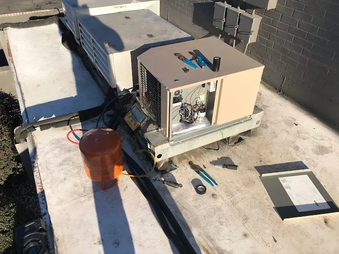 B4 Refrigeration/Heating & Air & Resturant Repair Service Picture 5