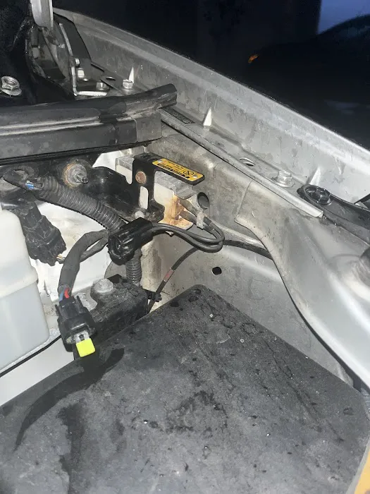 McKee's Auto Center & 24 Hour Towing Picture 2