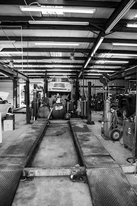 McKee's Auto Center & 24 Hour Towing Picture 1