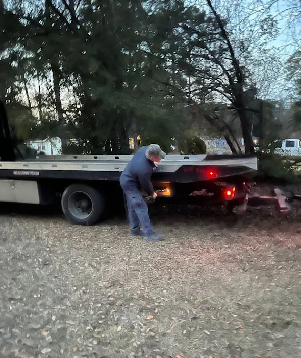 McKee's Auto Center & 24 Hour Towing Picture 7