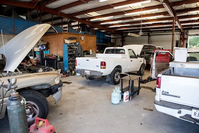 McKee's Auto Center & 24 Hour Towing Picture 8