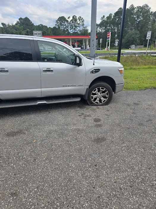 DISCOUNT AUTO REPAIR Picture 3