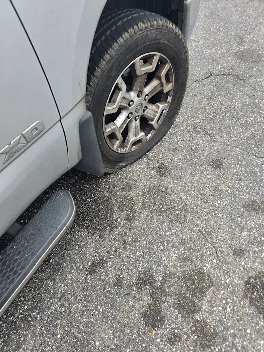 DISCOUNT AUTO REPAIR Picture 5