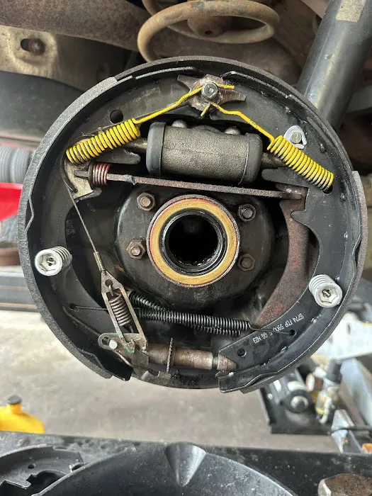 DISCOUNT AUTO REPAIR Picture 10