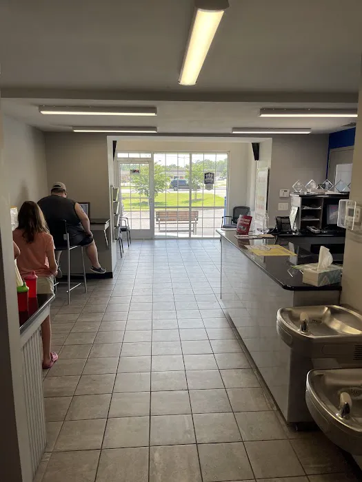 Express Oil Change & Tire Engineers Picture 4