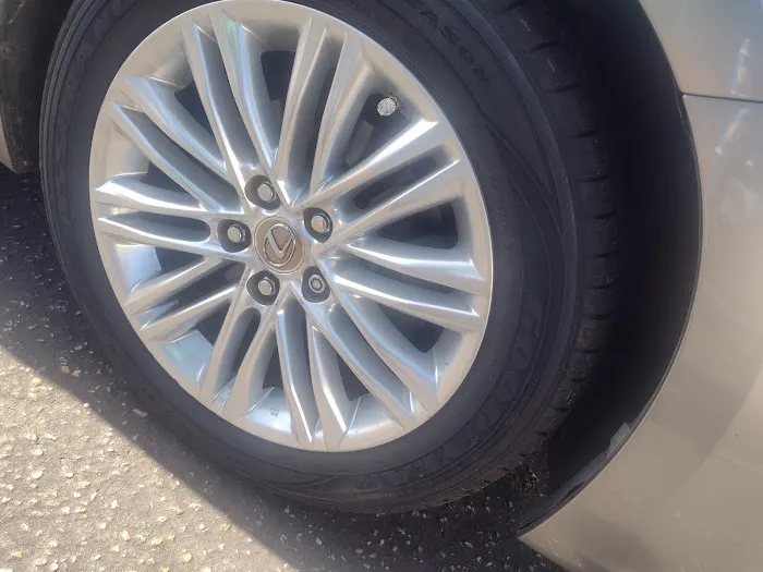 Express Oil Change & Tire Engineers Picture 8