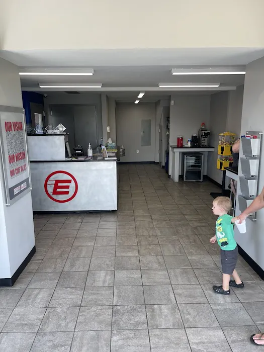 Express Oil Change & Tire Engineers Picture 10