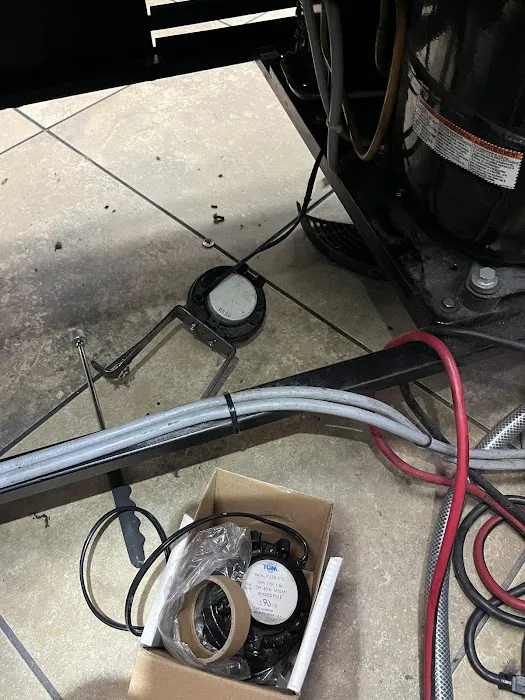 CR & APPLIANCE CORP Picture 4