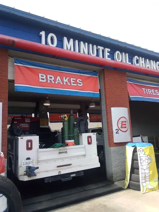 Express Oil Change & Tire Engineers Picture 6