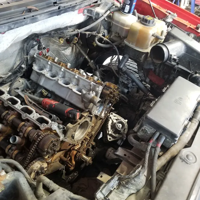 Expert Auto Repair Picture 3