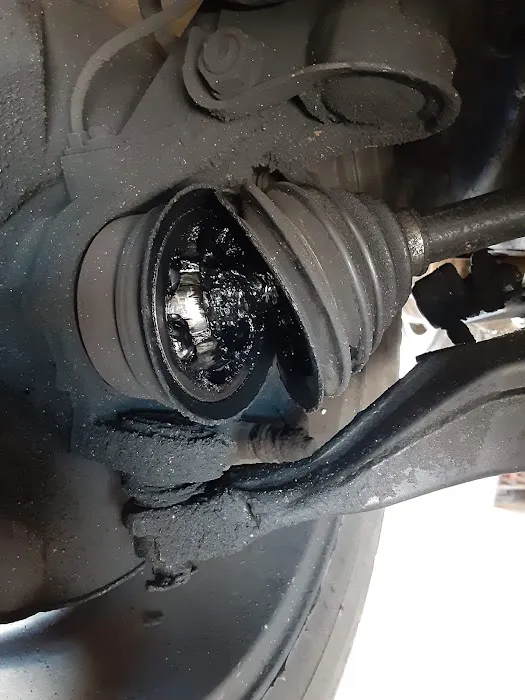 Expert Auto Repair Picture 1