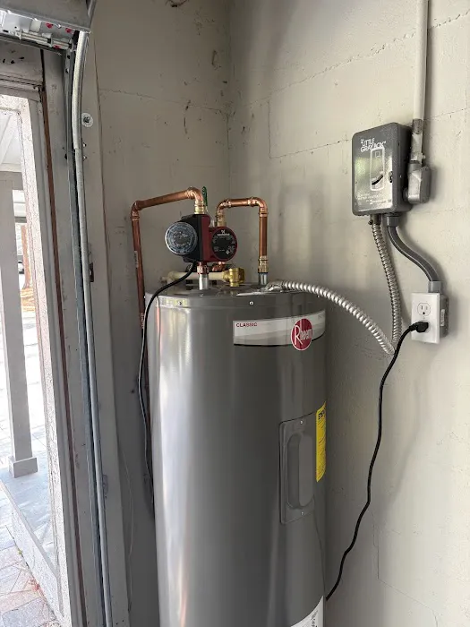 Venice Cooling and Plumbing Picture 3